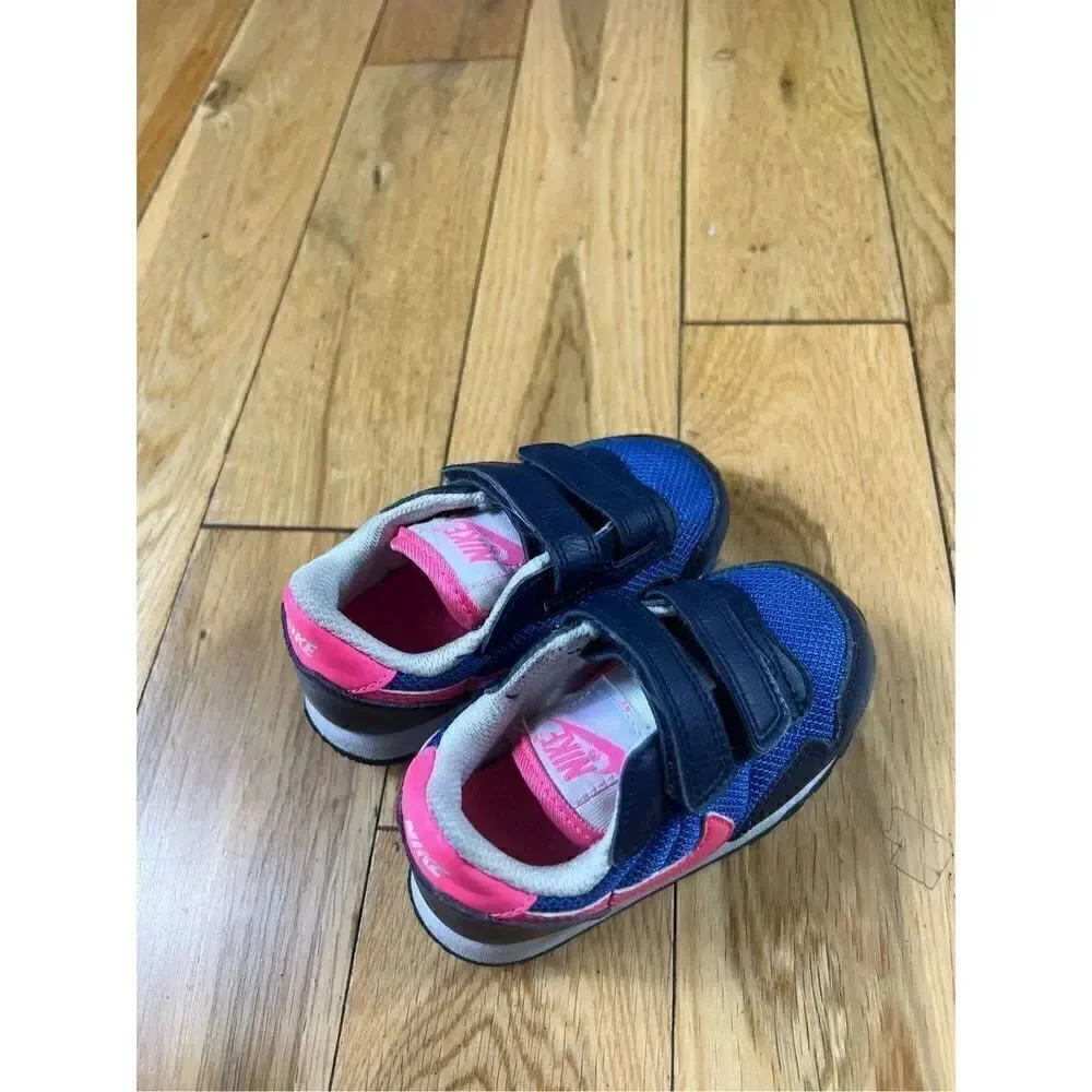 Nike Girls Childs Tennis Shoes Size 6C